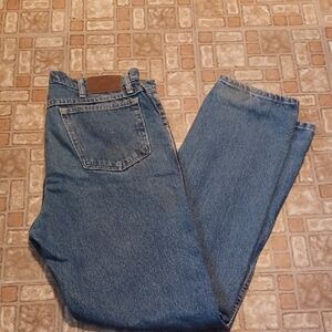 Cabela's Men's Straight Fit Denim Jeans in Medium Blue Size 36x34